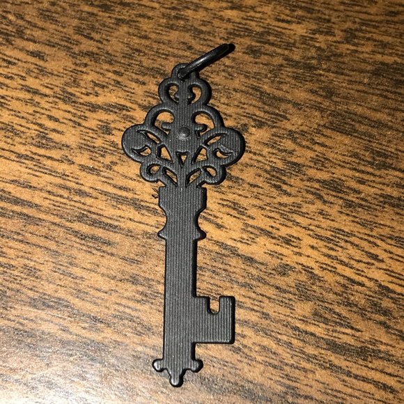 Black and Red Key Pendant - Picture 2 of 12